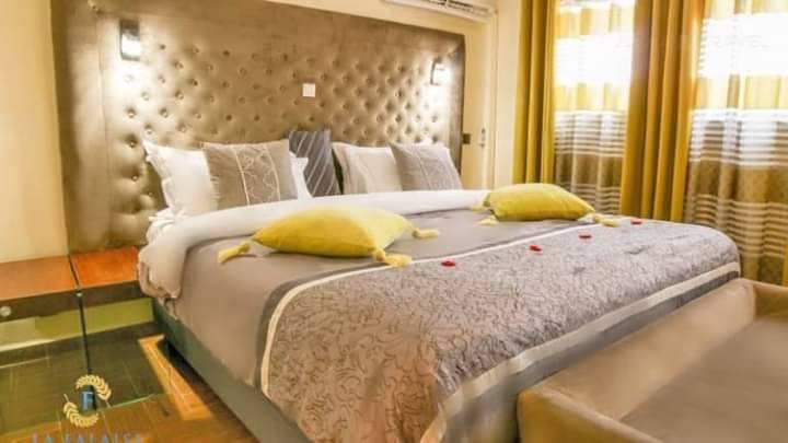 Chambre À Akwa Bien Propre Et Meublée Confortablement