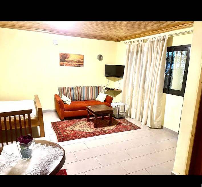 Apparemment meublé dans la ville de kribi à 100m des chutes de la lobé