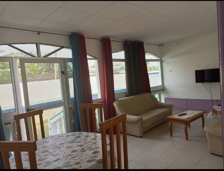 Apparemment meublé situé en bordure de mer dans la ville de kribi